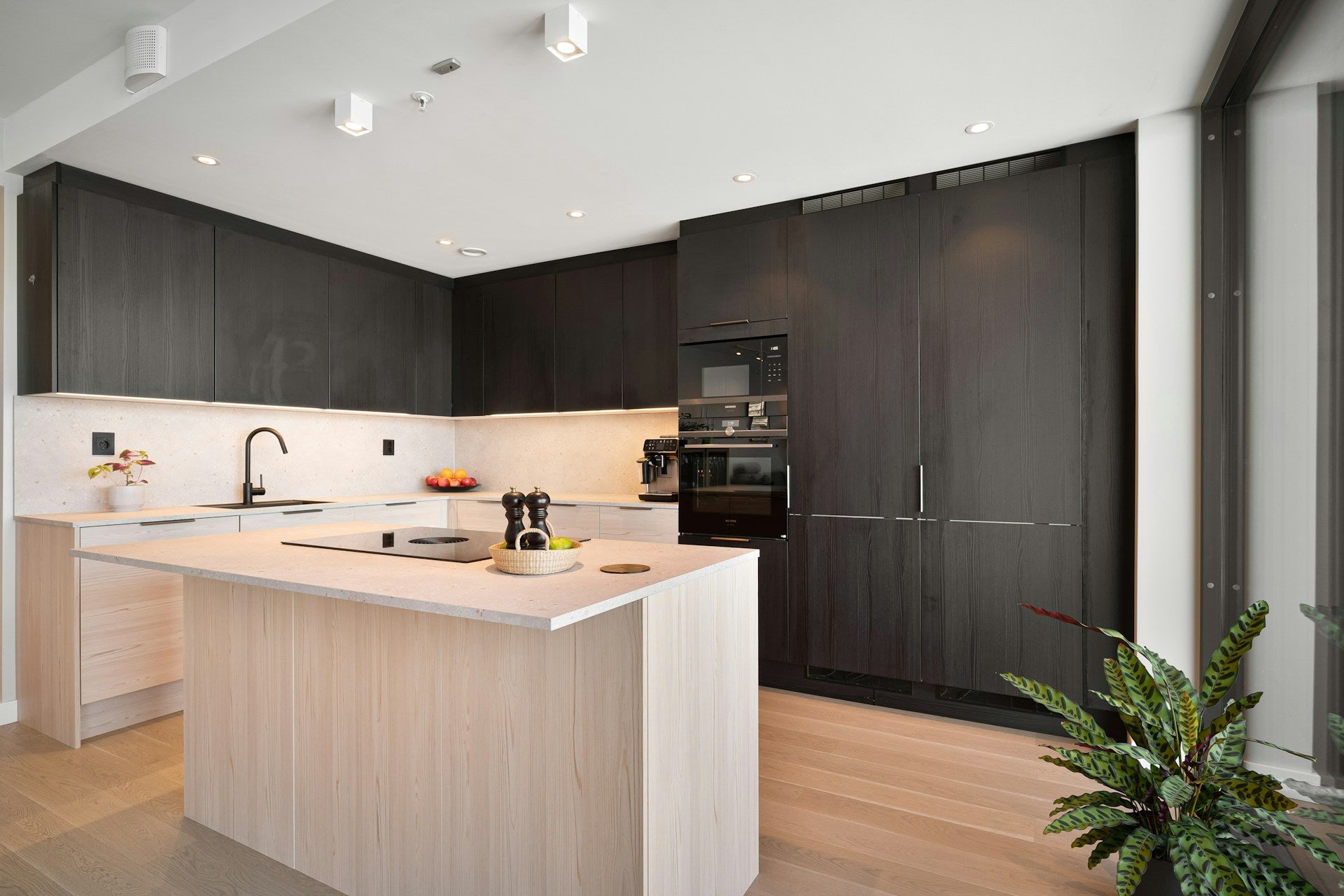 slider image 162080663620b95195-1